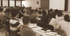 FGV oferece cursinho gratuito para estudantes da rede pública