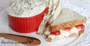 Patê de atum fácil e delicioso para fazer um lanchinho rápido quando bater a fome