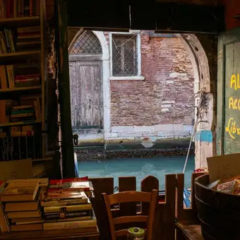 Featured mobile: Turismo literário e as cidades onde os livros guiam o viajante