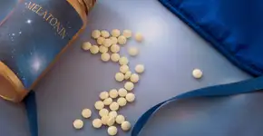 Melatonina chega às farmácias; saiba como a substância ajuda no sono