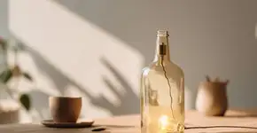 Aquela garrafa vazia pode virar peça de decoração surpreendente