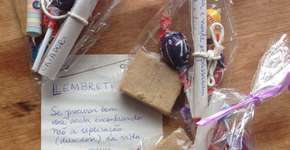 Para pagar tratamento do marido, mulher vende saquinhos de doces com mensagens positivas