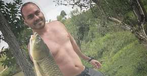 Foto de Carlos Bolsonaro na pescaria vira piada nas redes sociais