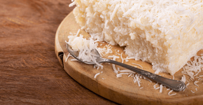 Cocada de forno super fácil e deliciosa para surpreender na hora da sobremesa