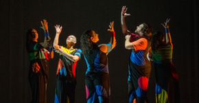 Cia. Repentistas do Corpo apresenta espetáculo “Quando Tudo Começou… Um Dia Fora do Tempo” no Teatro Cacilda Becker