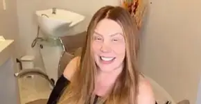 Com câncer, Simony mostra cabeça careca pela primeira vez: ‘Dói’