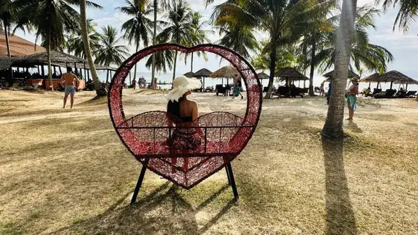 Passeio à Ilha do James Bond dura o dia todo e inclui caiaque com exploração de cavernas