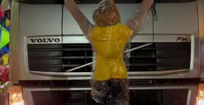 Daniela Mercury coloca ‘Patriota do Caminhão’ em trio elétrico