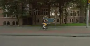 Jogo de engolir cabeças de pedestres chega aos ônibus de Amsterdã