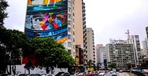 Eduardo Kobra faz graffiti de Ayrton Senna na esquina da Paulista com a Consolação