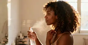 O melhor truque para acabar com o frizz nos cachos