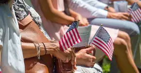 Startup usa IA para acelerar visto americano para brasileiros