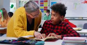 ONG oferece curso gratuito de inglês para mais de 2 mil estudantes de escola pública