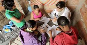 Projeto em BH ensina mulheres periféricas a reformar suas casas