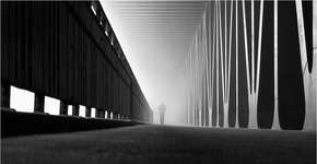 Fotógrafo captura belas e calmas paisagens em imagens preto e branco