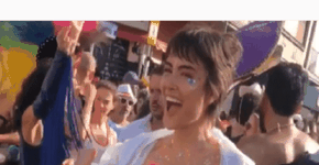 Maria Casadevall critica patrulha ao seu topless anti Bolsonaro