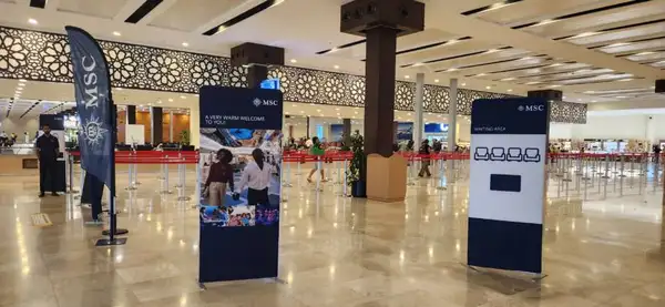 Sinalização no terminal de cruzeiros do Porto Rashid