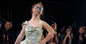 Modelo com braço biônico desfilou duas vezes na Semana de Moda de NY