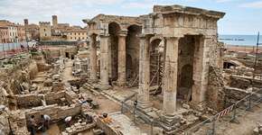 Escavando sob uma praça italiana, eles finalmente descobrem o edifício perdido de Vitrúvio: a basílica descrita em 19 a.C. ganha vida no século XXI