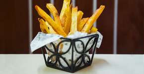 Lanchonete da Cidade lança hambúrguer e oferece batata grátis