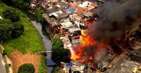 Incêndio toma conta de favela na Vila Jaguará, em Osasco