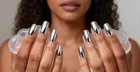 Essas novas tendências de unhas brilham até na versão mais discreta