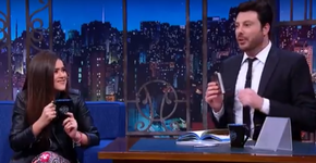 Maisa dá gole em vodca no programa de Danilo Gentili