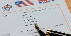 Como ajudar professores a melhorar a confiança de alunos que estão aprendendo inglês?