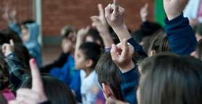 Como discutir política em sala de aula