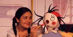 “As Aventuras de Bambolina” no palco do Sesc Pompeia