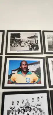 Mural de fotos da seleção brasileira que se hospedou no hotel 