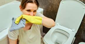 Acabe de vez com o cheiro de xixi no vaso usando quatro itens da limpeza