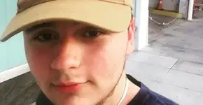 Em homenagem ao pai, filho de Michael Jackson faz nova tatuagem