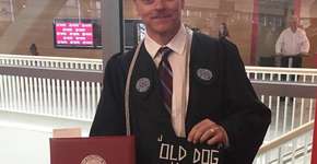 O faxineiro que se formou em engenharia na faculdade que limpou por 10 anos