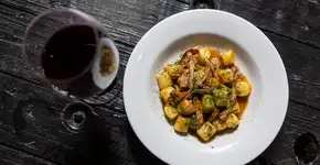 Ravioli com ragu de costela absurdamente gostoso