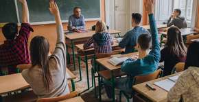 Mostra de Bruno Novaes questiona sistema educacional: grátis