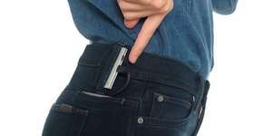 Empresa cria calça que carrega bateria de iPhone