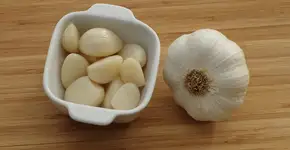 Patê de alho: prepare para um encontro com os amigos