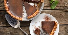 Torta mousse de chocolate com massa leve e cremosa!