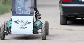 Estudantes egípcios desenvolvem carro movido a ar