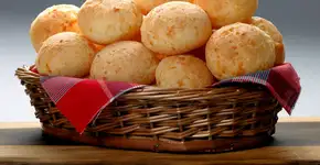 Receita de pão de queijo low carb para começar o dia sem culpa