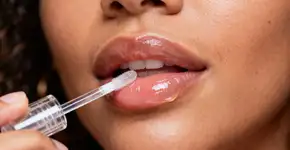 O gloss proibido que entrega volume imediato nos lábios