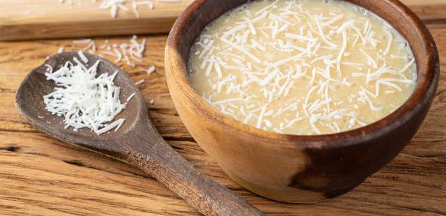 Essa cocada mole pronta em 5 minutos vai fazer você esquecer o fogão