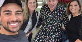 Entenda por que Silvio Santos usou pijama em um shopping nos EUA