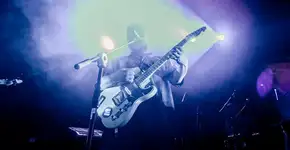 Sexta Básica invade as Caldeiras com shows de Bnegão, Luê e DJs