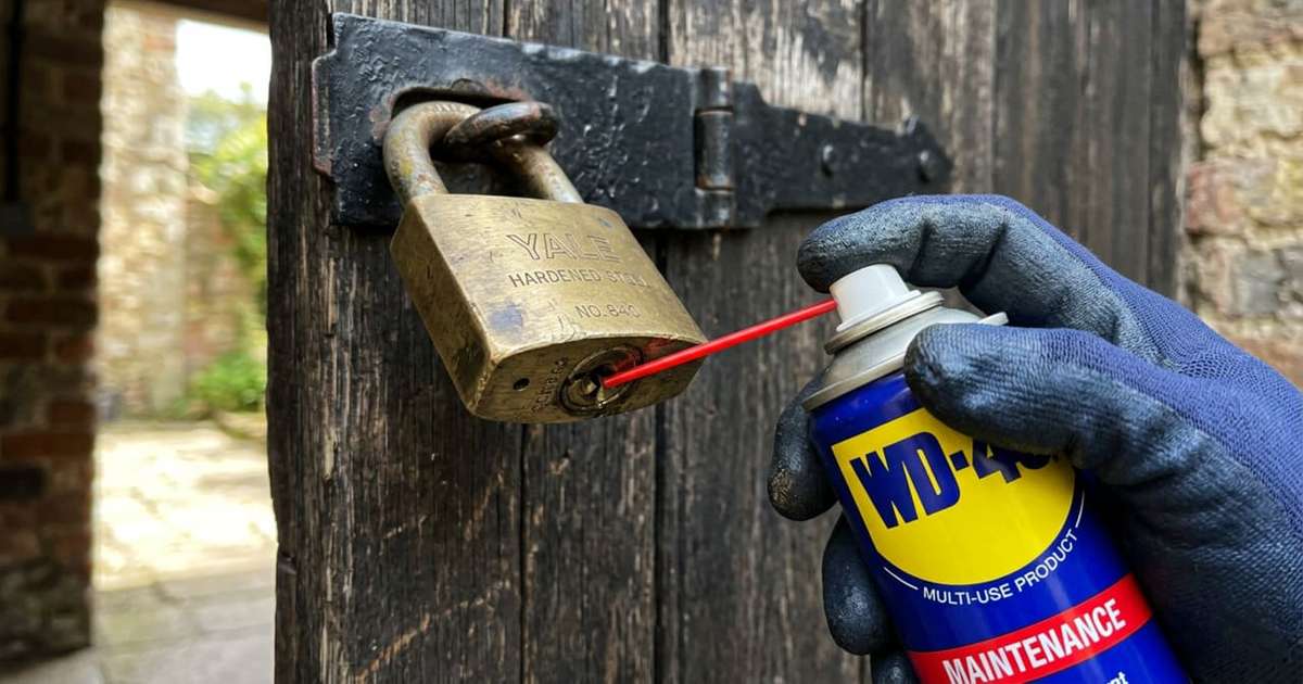 Pequeno furo no cadeado: qual a sua função?