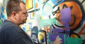 Grafiteiro Dingos inaugura Centro de Formação de Arte Urbana