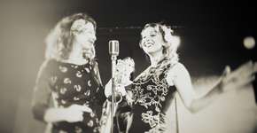 Big band formada só por mulheres se apresenta no Jazz B