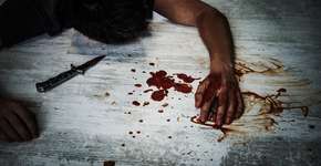 Padrasto flagra enteada sendo estuprada pelo pai e é esfaqueado