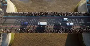 Passarelas turísticas ao redor do mundo possuem vidro na composição e desafiam os visitantes mais aventureiros